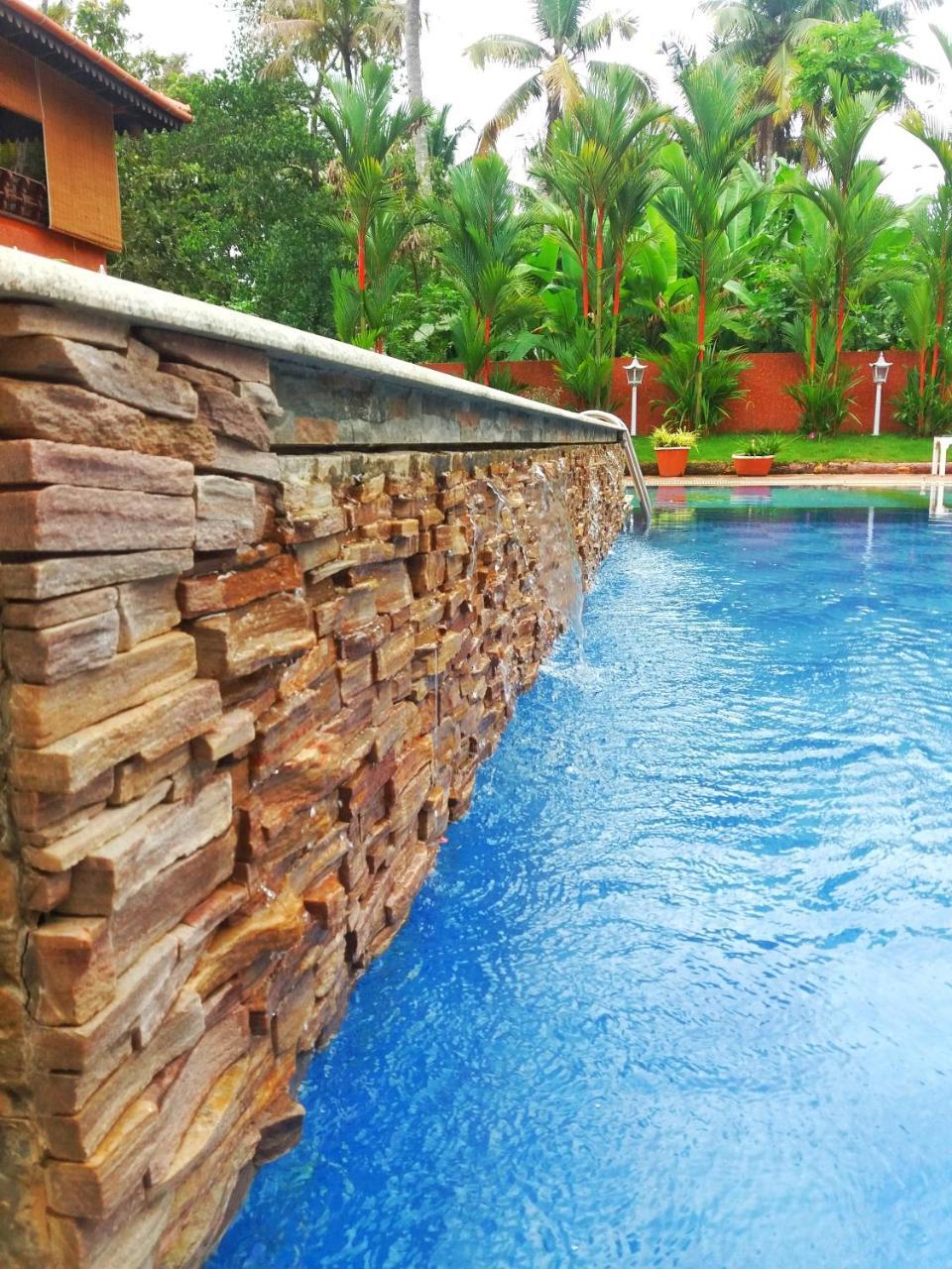 Nikhil Ayurvedic Heritage Hotel Varkala Exterior foto